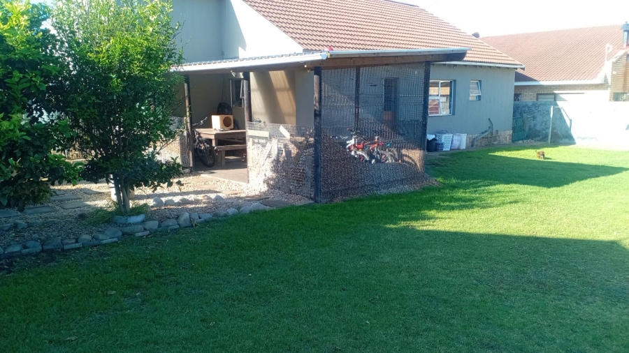 3 Bedroom Property for Sale in C Place Eastern Cape